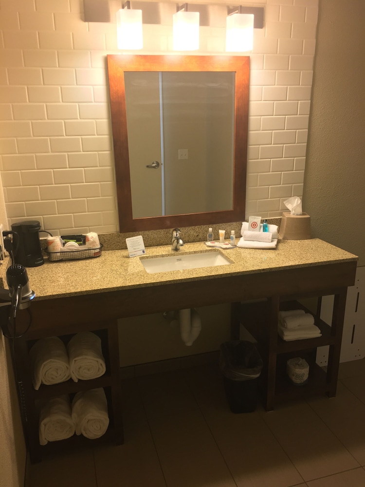 Comfort Inn & Suites Sidney I-80 40/49