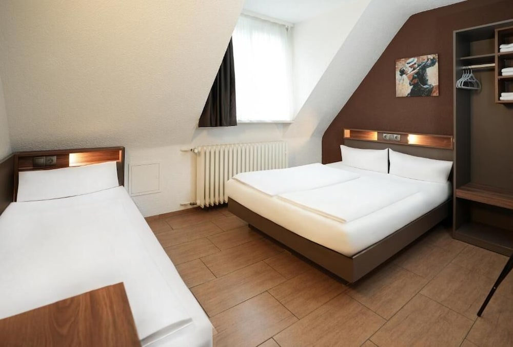 Frohnhauser Hof Hotel 16/42