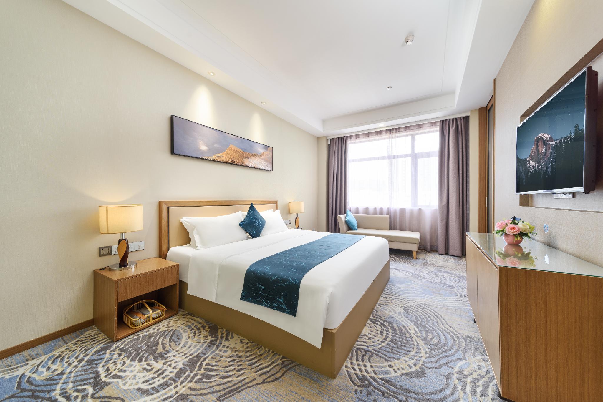 Business, Suite, Queen Bed