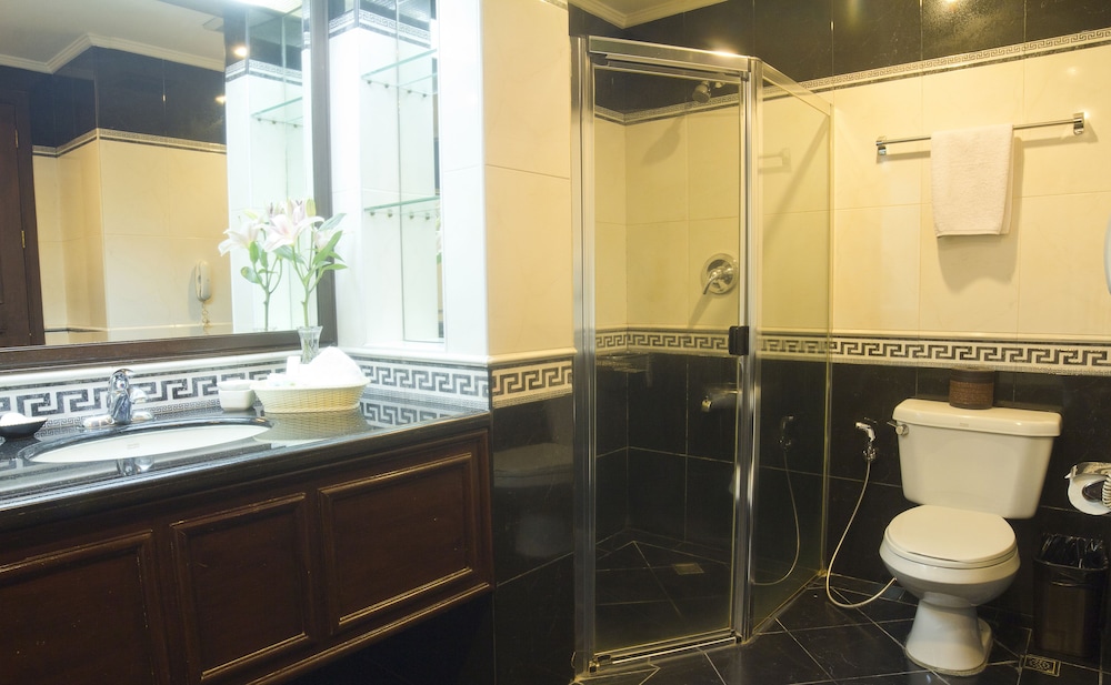 Herald Suites Solana 63/65