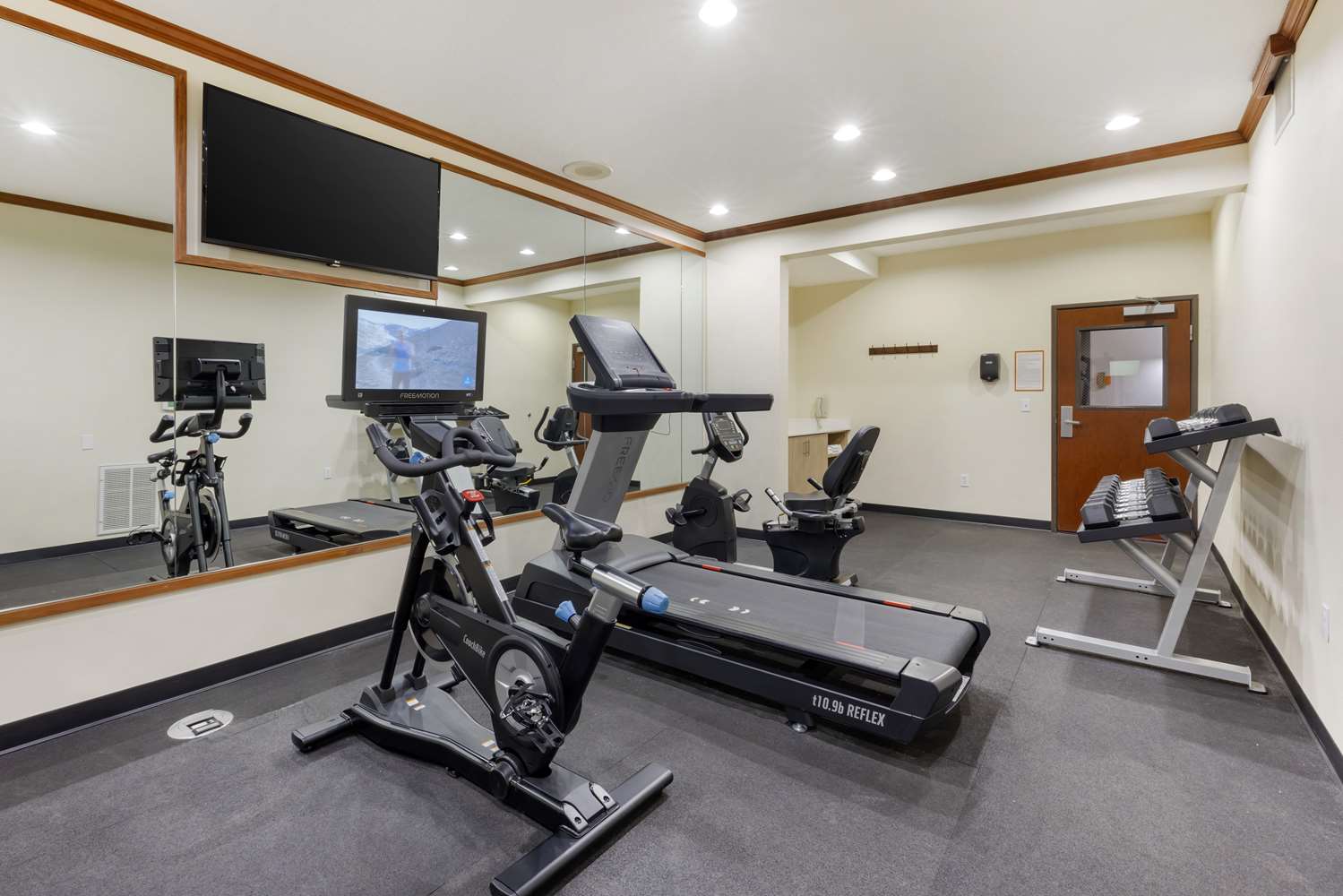 Best Western Plus Northwind Inn Suites 13/19