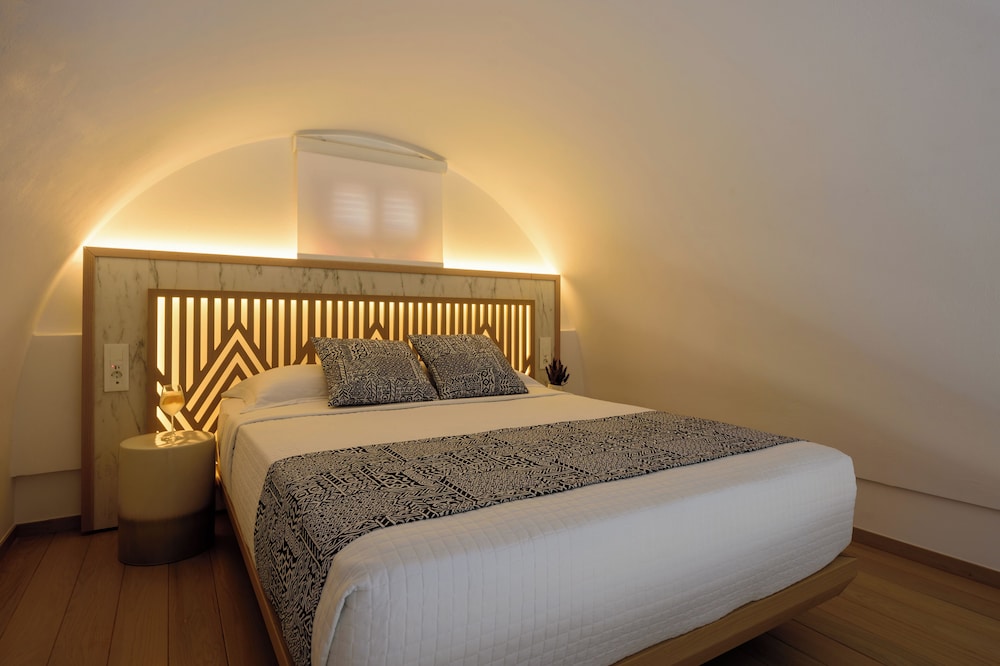 MAISONETTE, QUEEN BED, VOLCANO VIEW