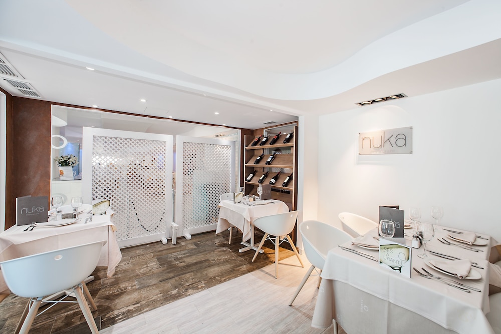 Fergus Style Cala Blanca Suites 23/37
