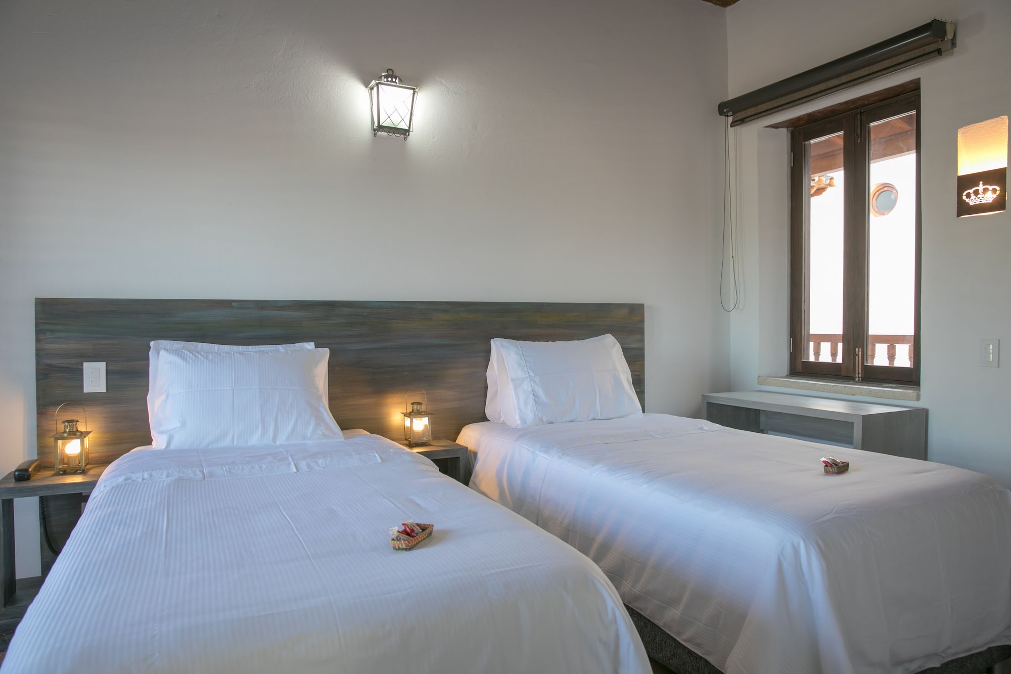 SUPERIOR, KING BED
