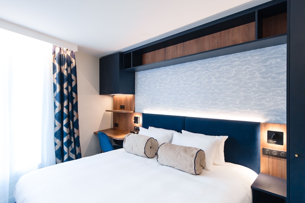 Medium, Executive, Double Bed