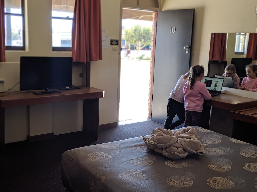 The Argent Motel 18/34