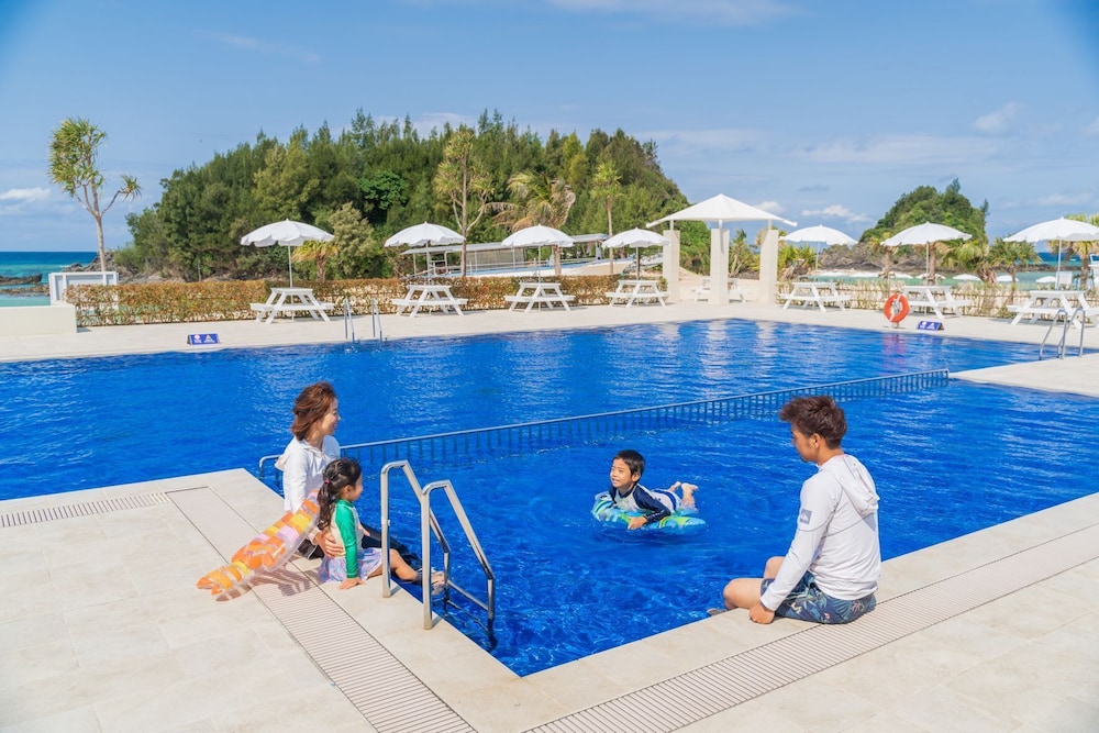 OKINAWA KARIYUSHI LCH.RESORT on The Beach 43/50