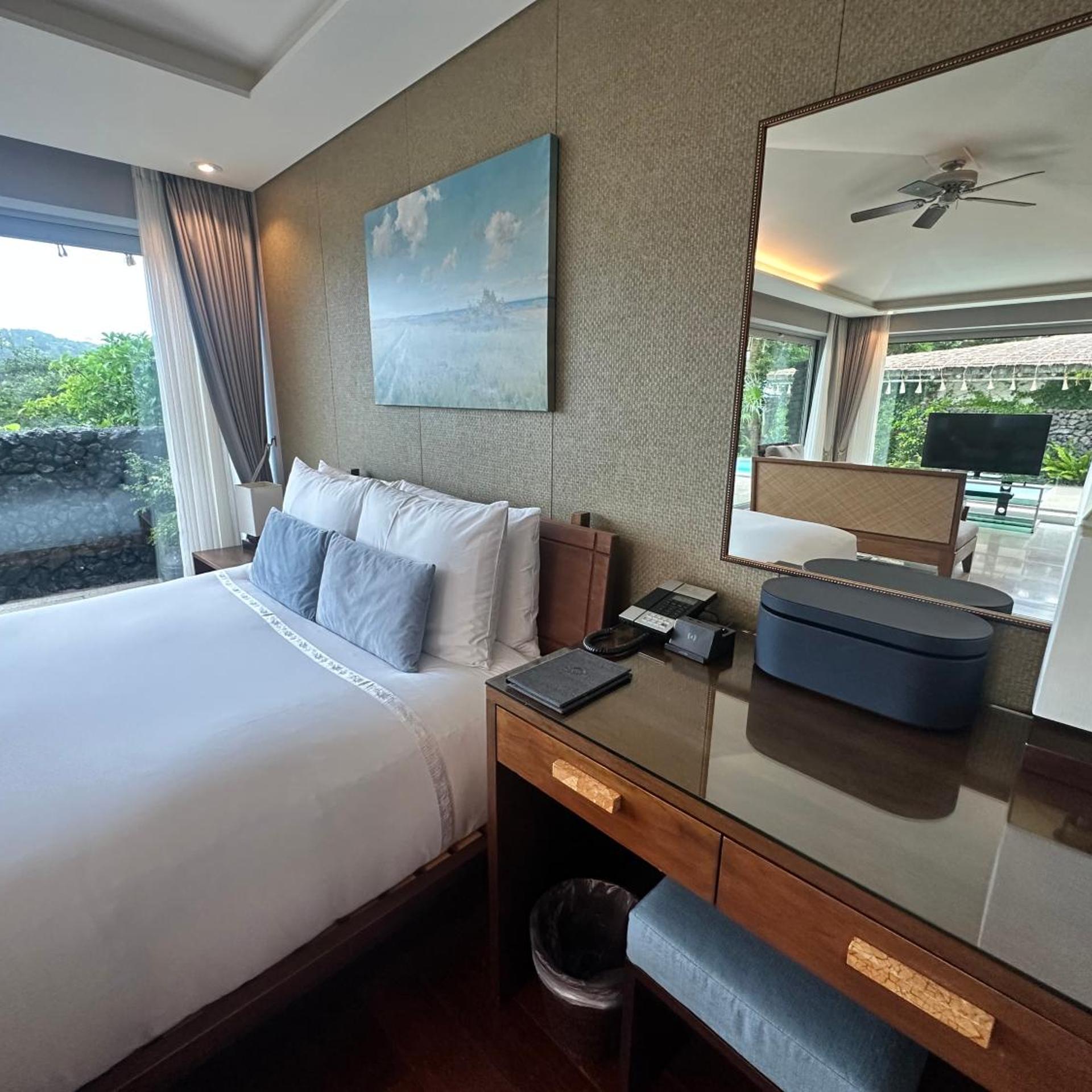 Royal, Pool, Deluxe, Suite