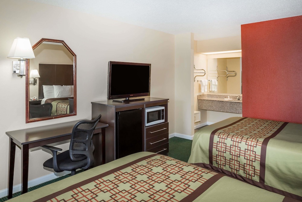 Days Inn by Wyndham Enterprise 8/26