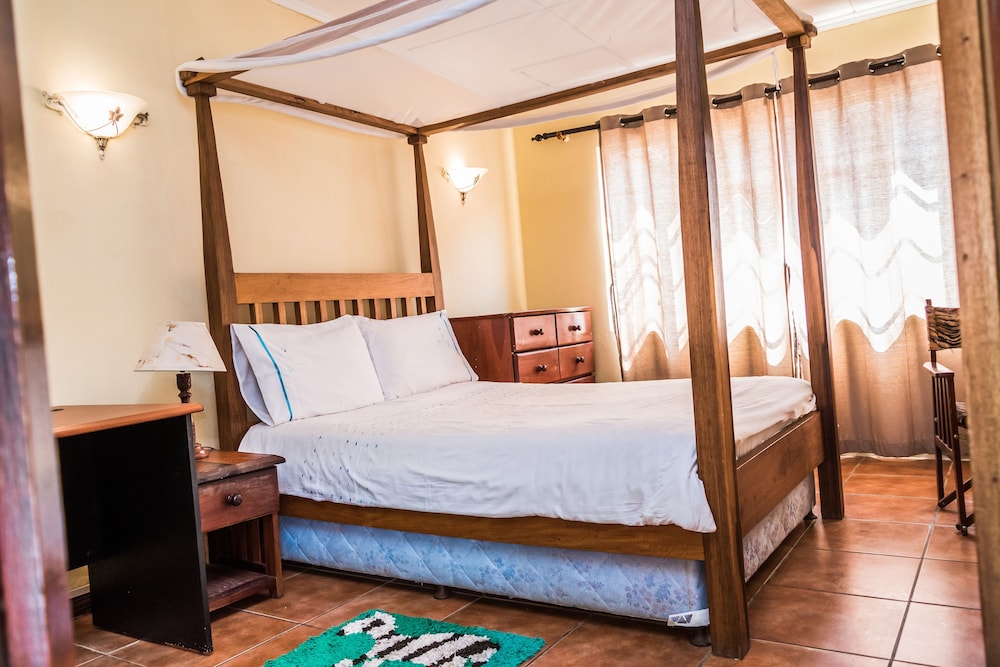 Annies Lodge Lilongwe Area 10 5/26