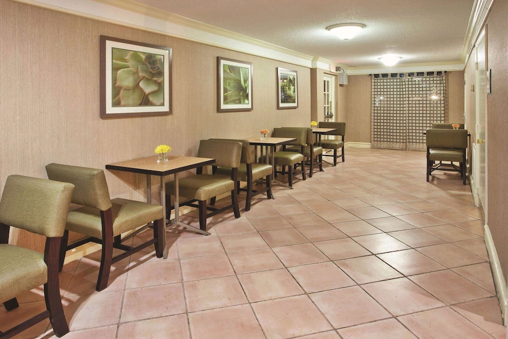 La Quinta Inn Savannah Midtown 24/32