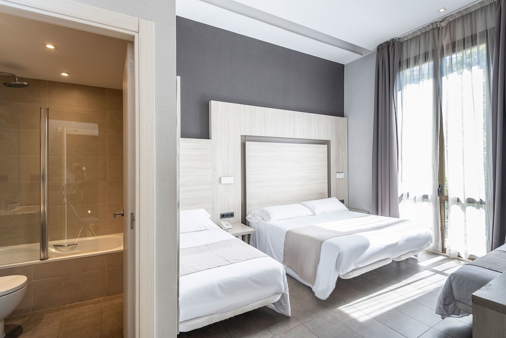 Hostal Plaza Goya Bcn 21/32