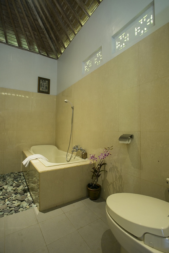 PONDOK SEBATU VILLA 69/73