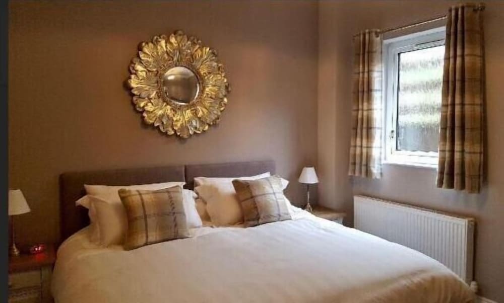 The Huntingdon B&B 11/34
