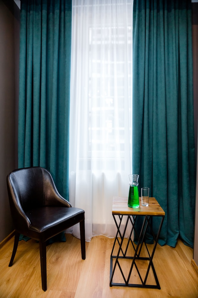 Hotel Diamond Dat Exx Company 47/55