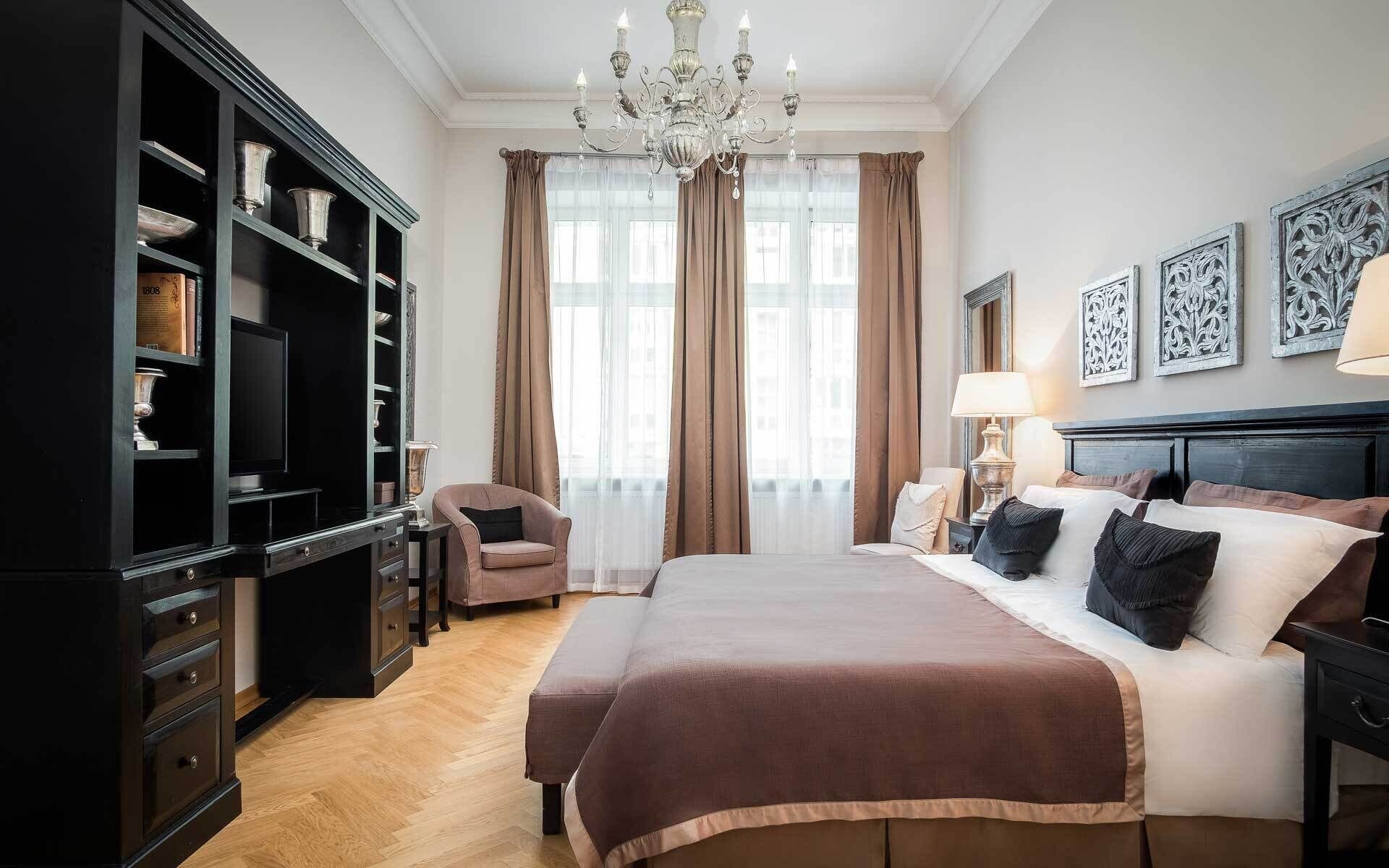 2 BEDROOMS, DELUXE, APARTMENT