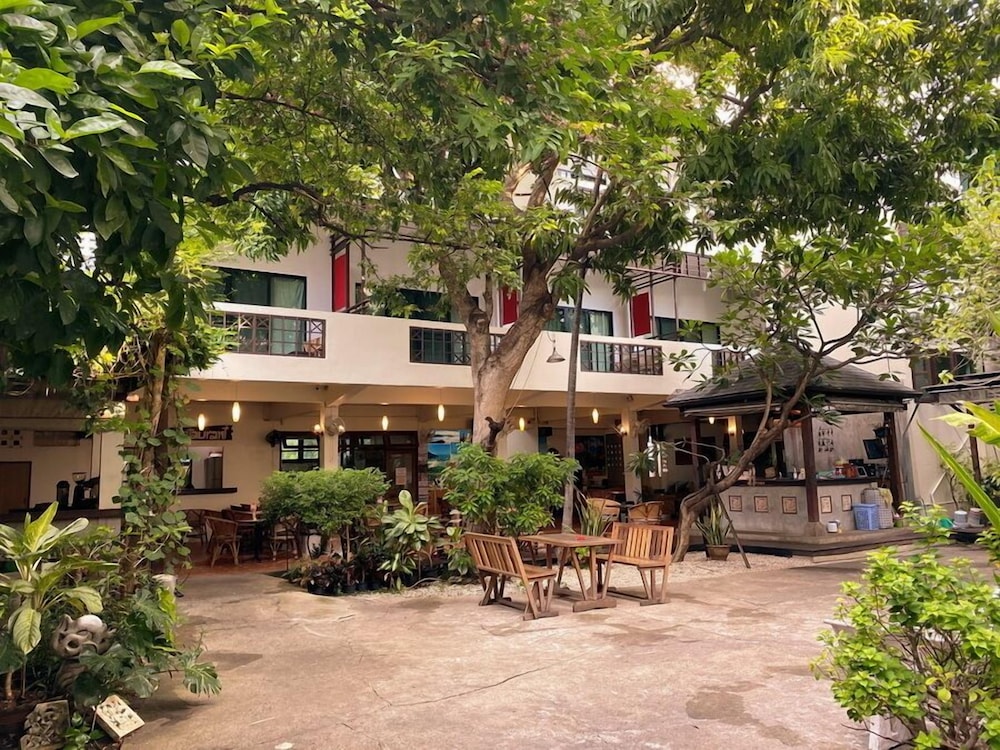 Lamphu House Bangkok 47/50
