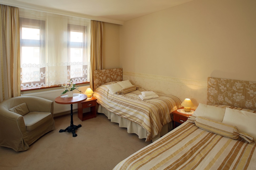 Hotel Roudna 37/69