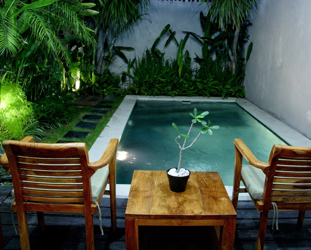 Delu Villas And Suites Seminyak 21/48