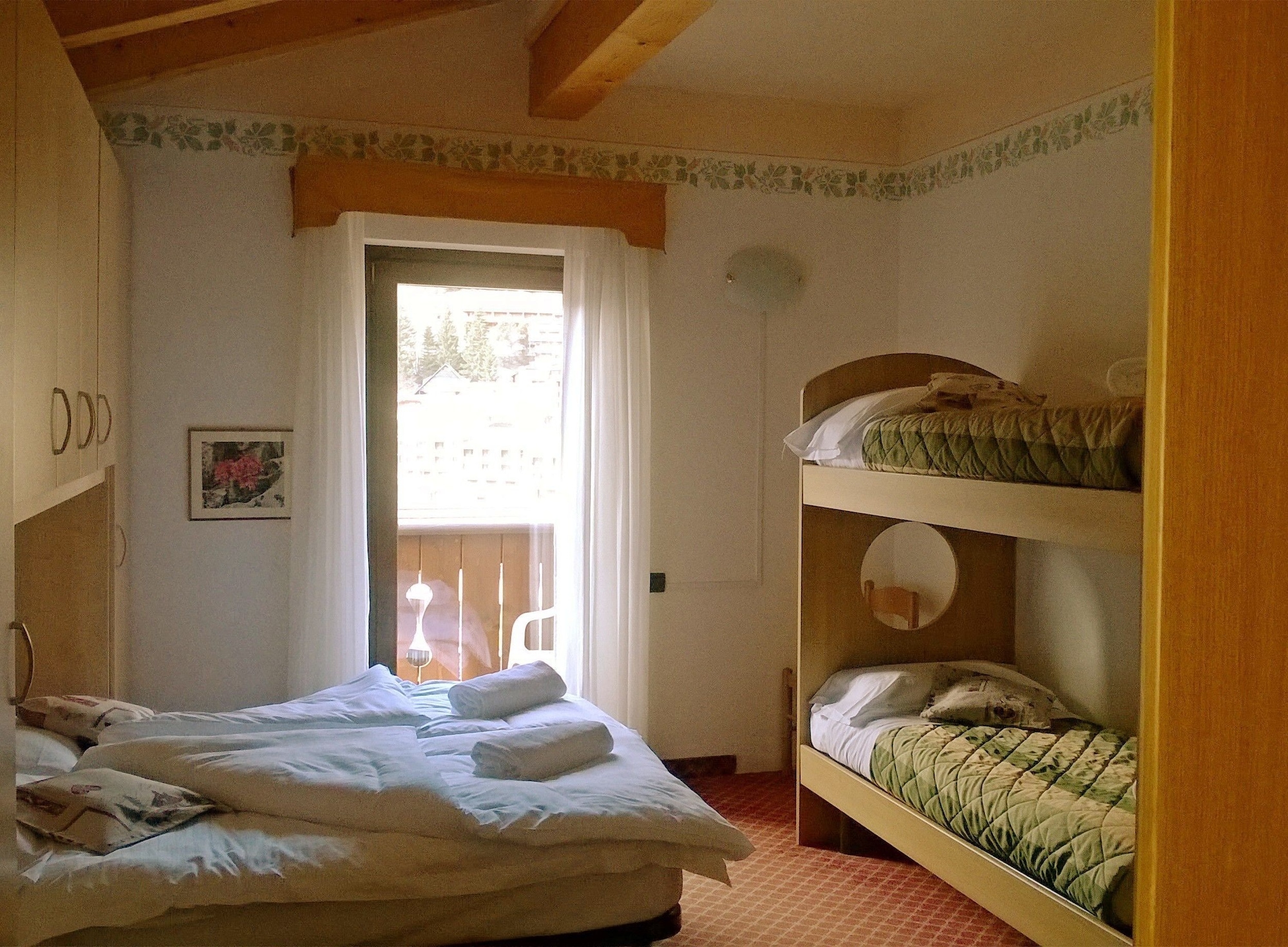 ROOM, TRIPLE