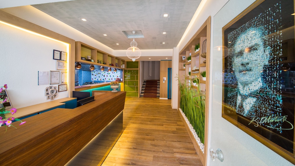 Honeymoon Hotel photo5