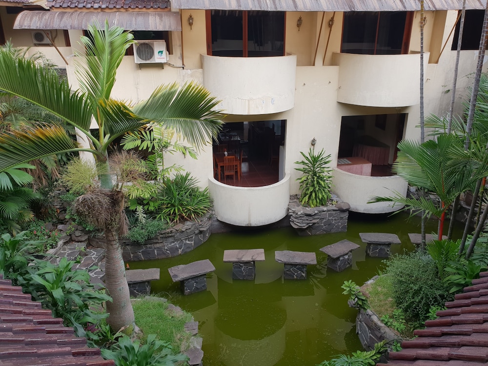DeQur Hotel Bandung 65/71