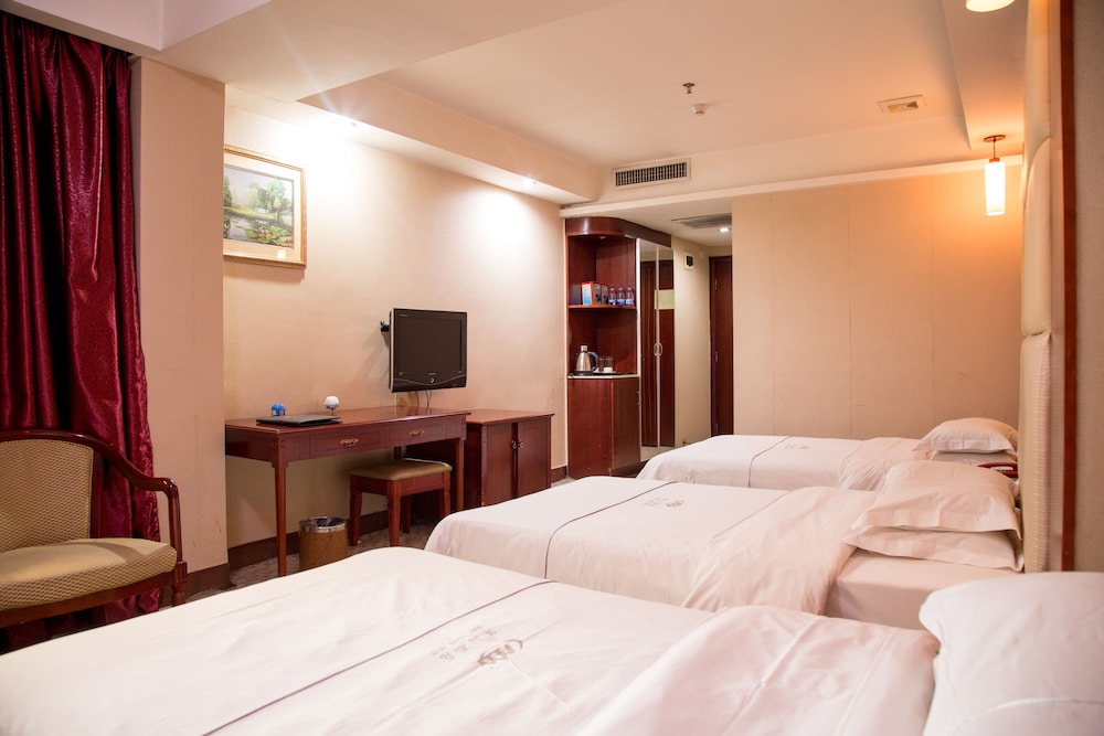 Junshan Hotel 41/75