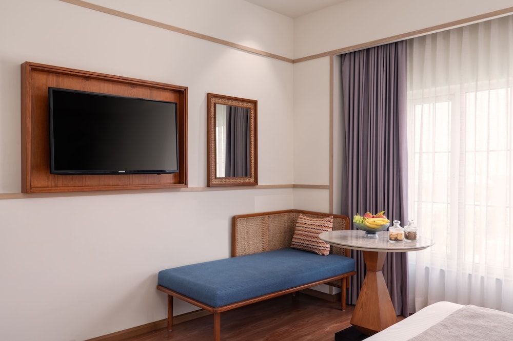 Nidhivan Sarovar Portico Vrindavan 53/58
