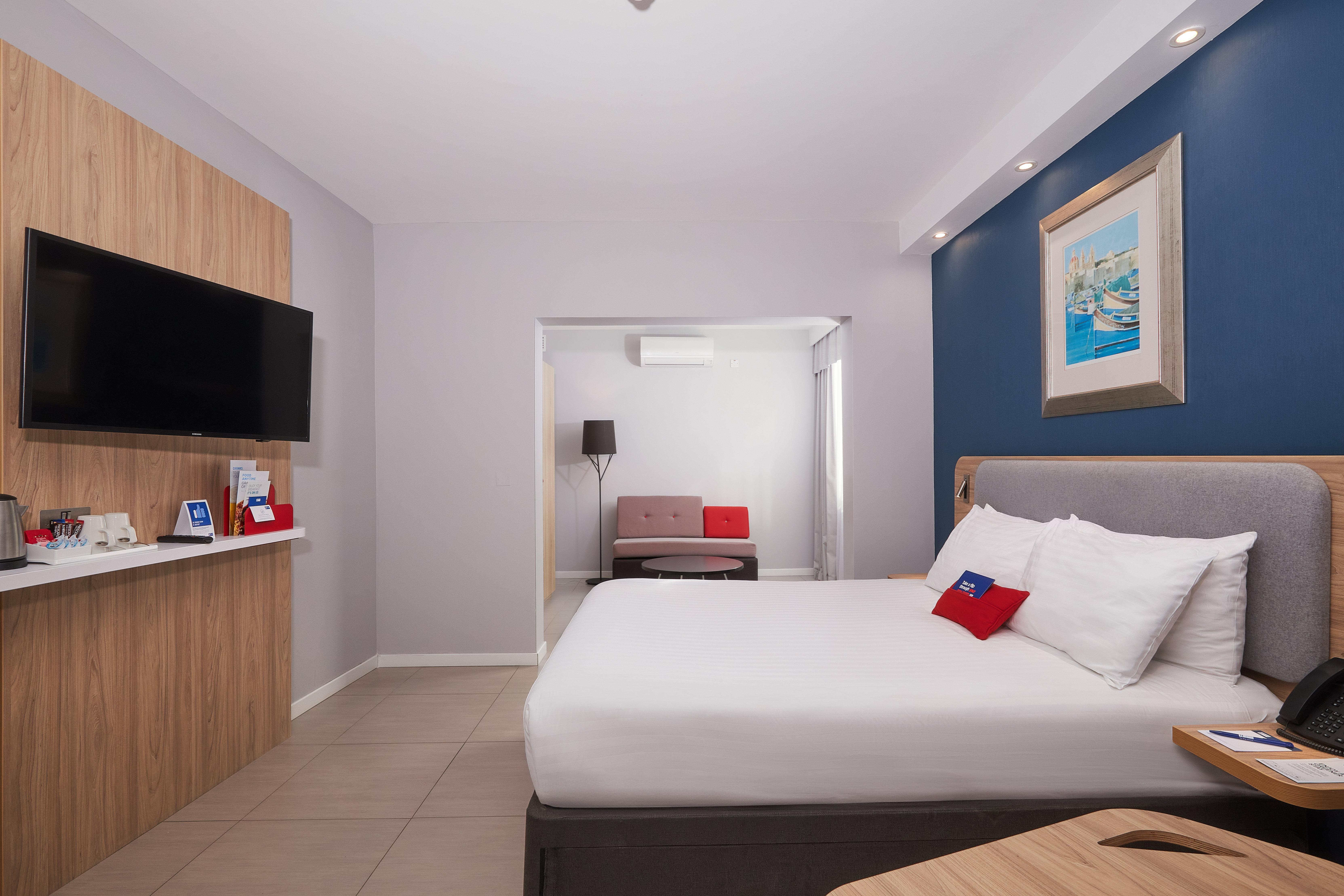 Suite, Double Bed, Sofa, Pool Access
