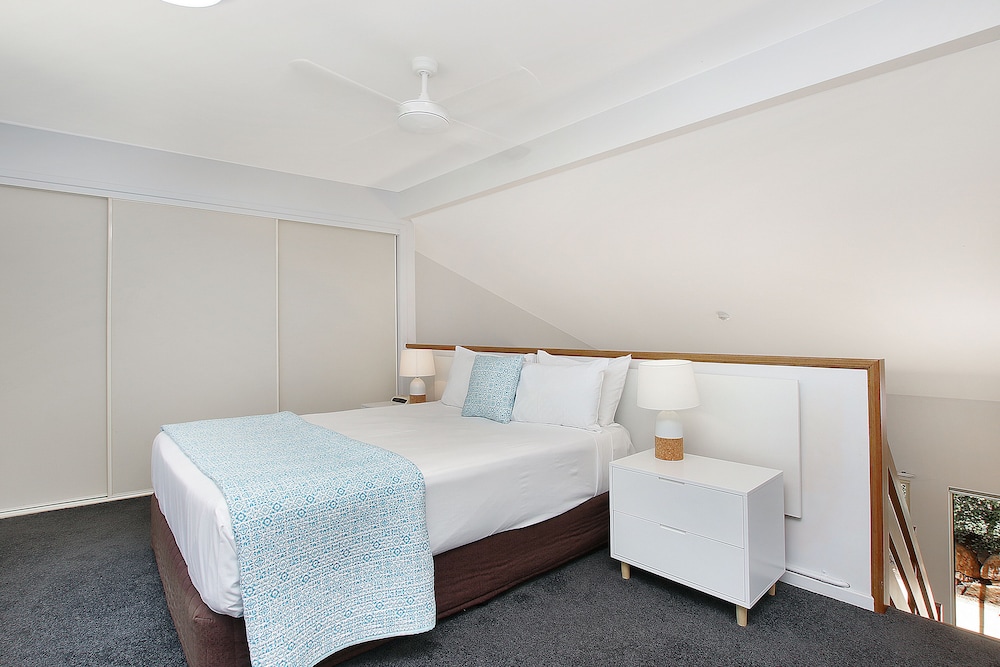 Headland Beach Resort 29/69