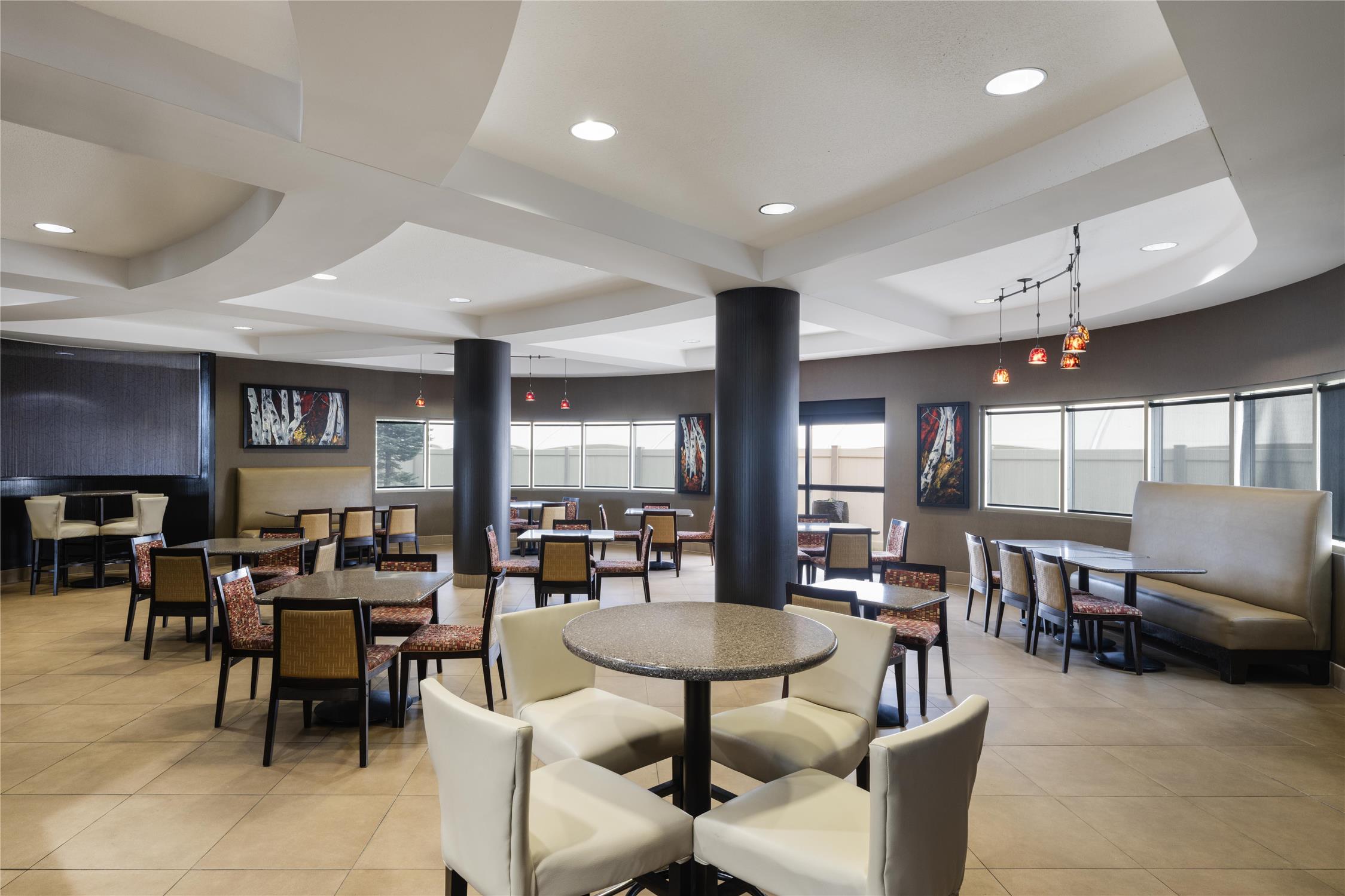 Best Western Premier Freeport Inn Calgary Airport 37/54