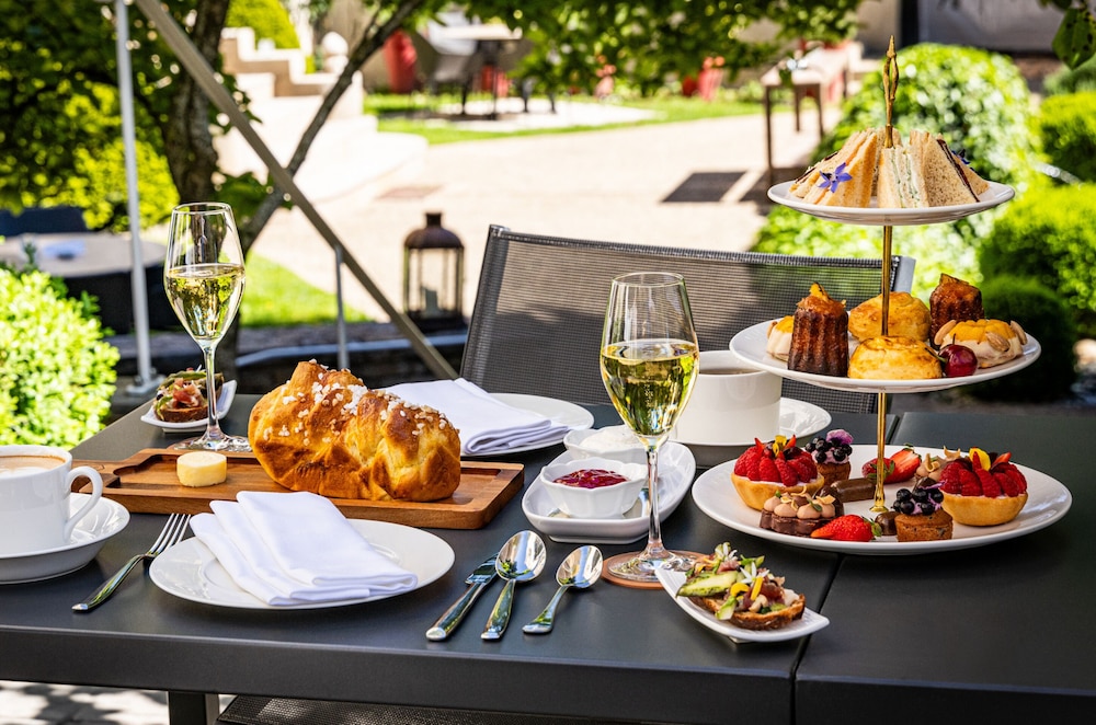 Hostellerie Cedre and Spa Beaune 41/55