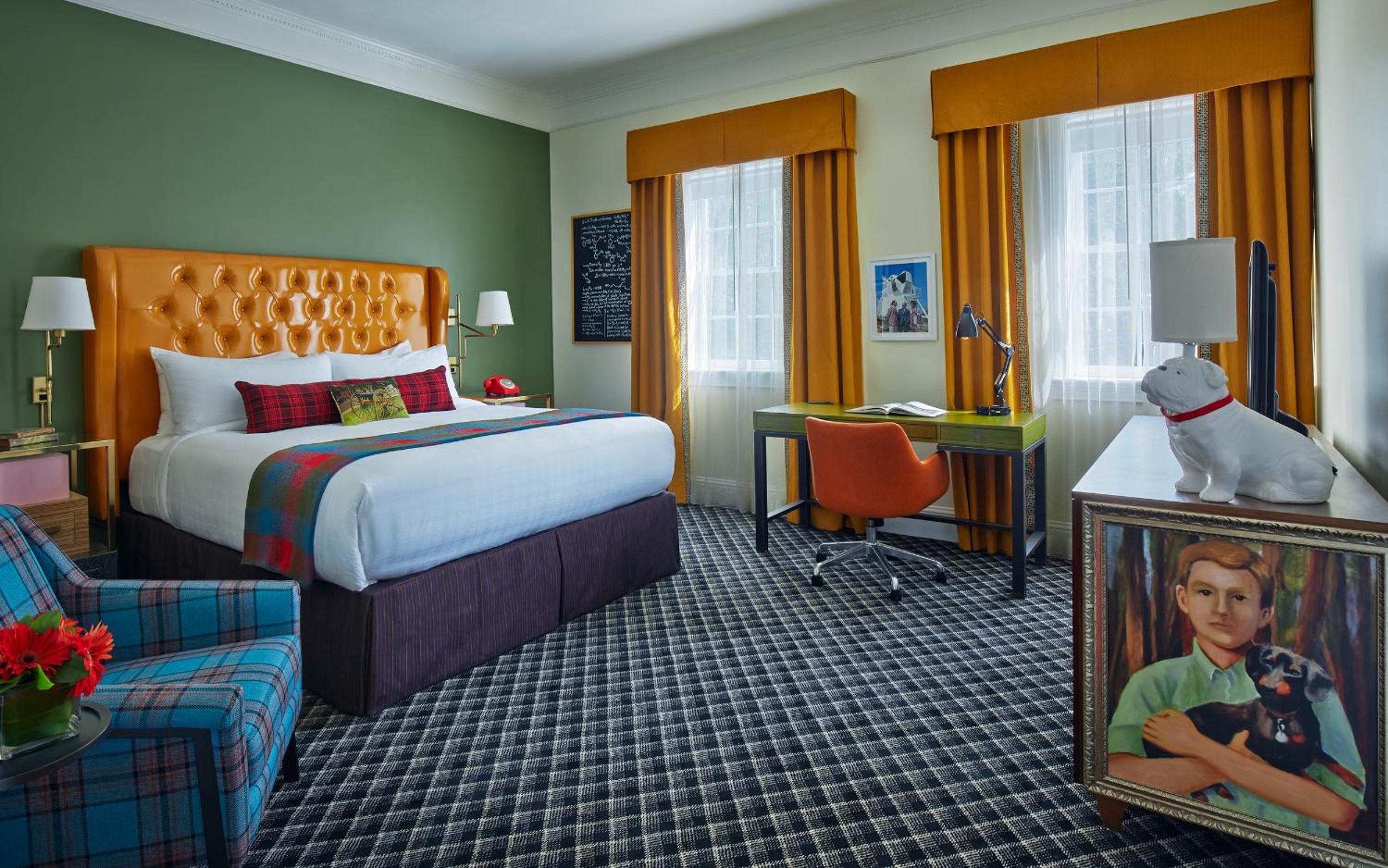 Room, King Bed, Accessible, Graduate Athens 4/5