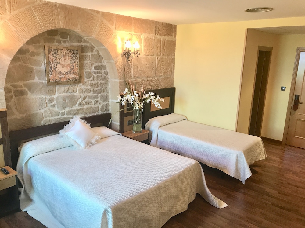 Hotel Castillo Bonavia 35/76
