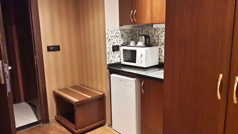 MANGANA KONAK HOTEL 43/64