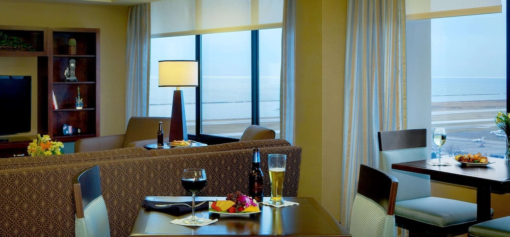 DoubleTree by Hilton Cleveland Downtown Lakeside 57/67