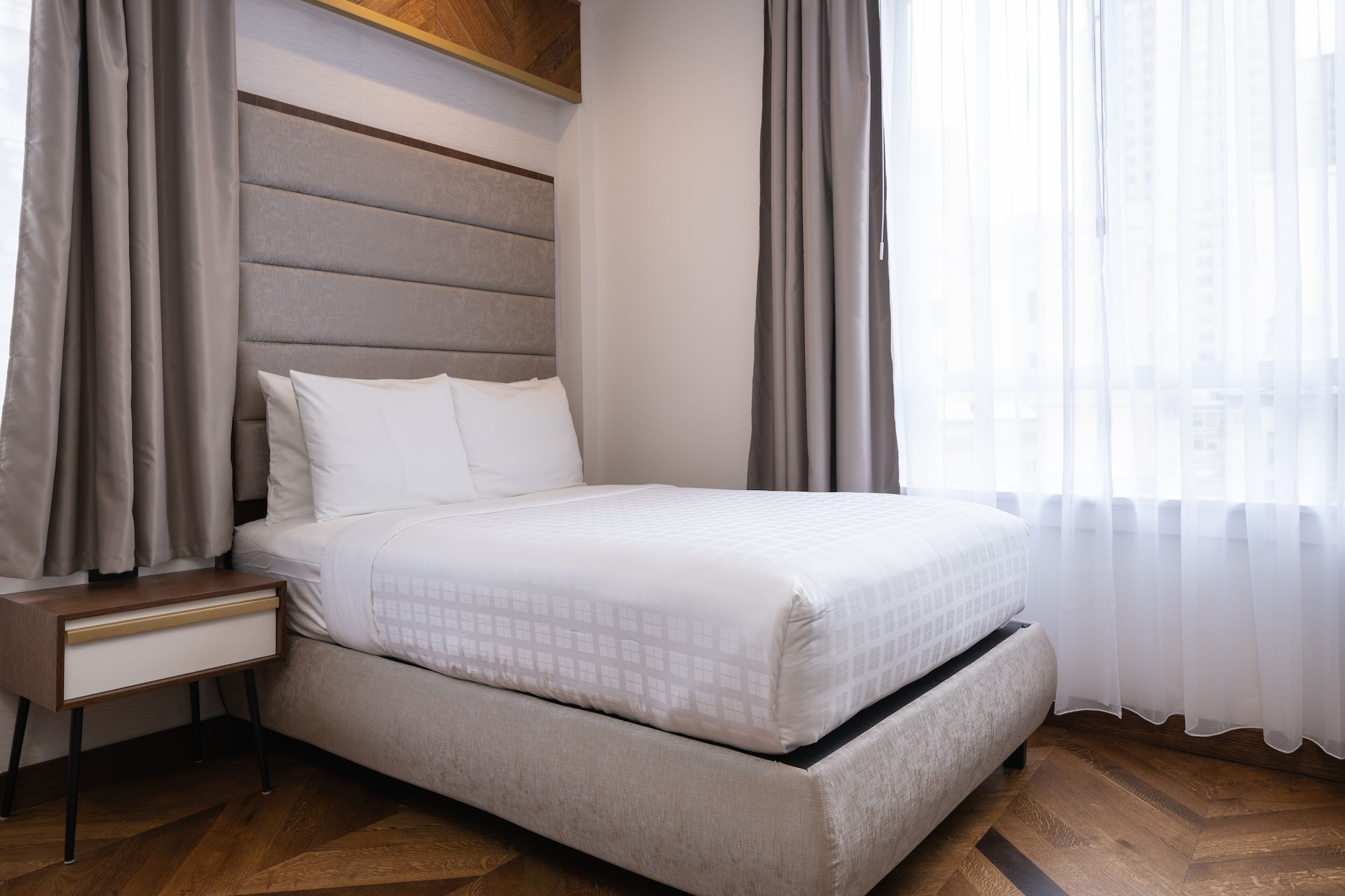 STANDARD, DOUBLE BED