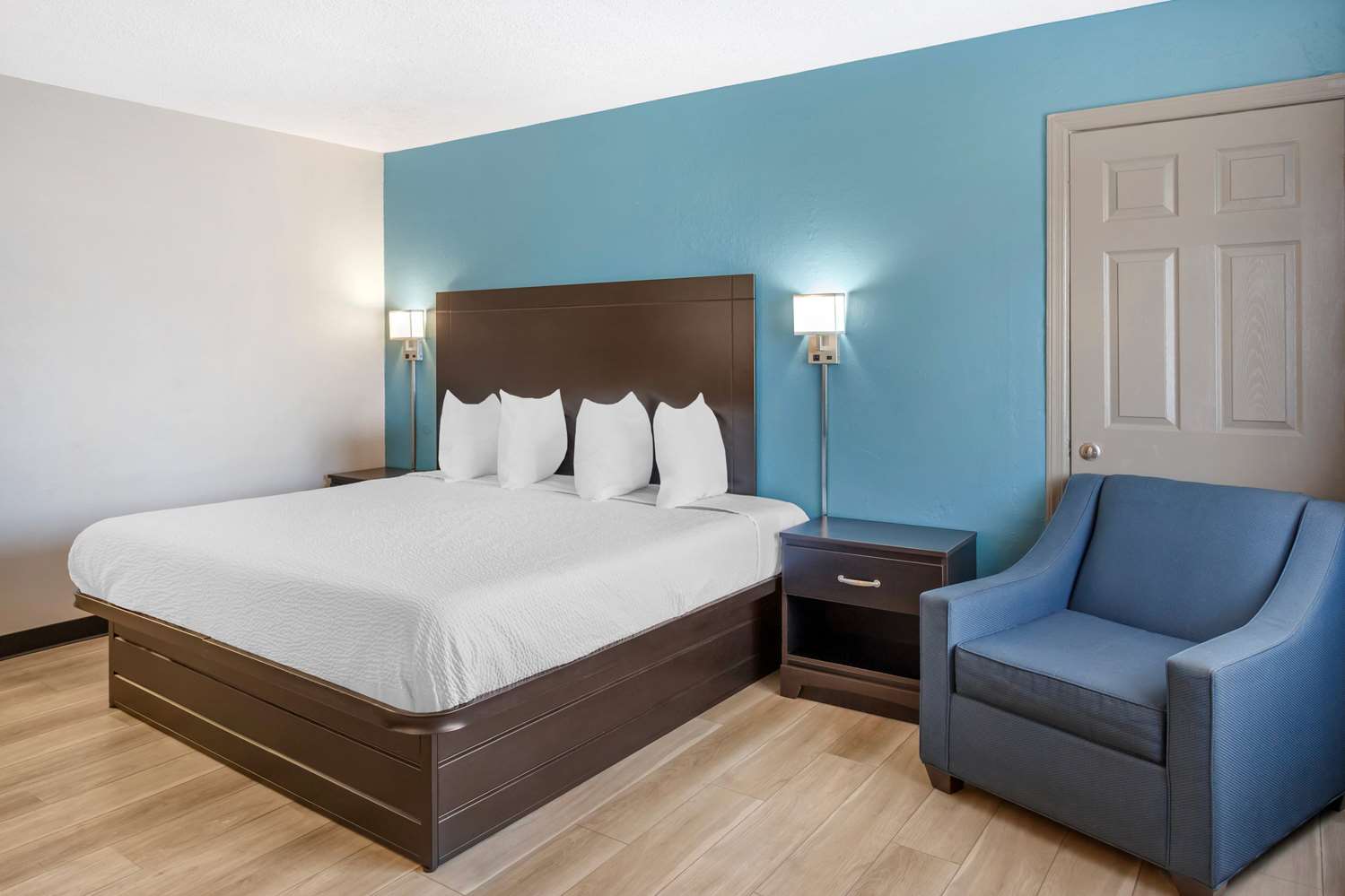 Days Inn by Wyndham Wrightstown 15/50