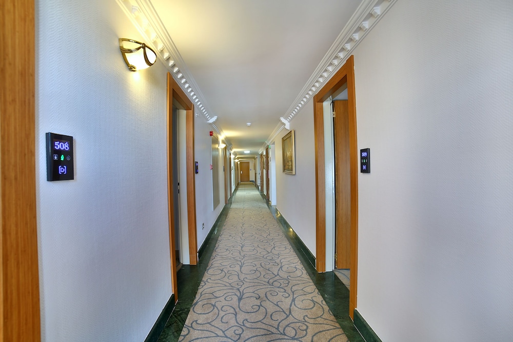 Marathon Hotel 29/39