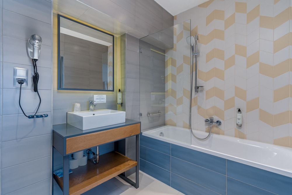 Avena By Artery Hotels 76/78