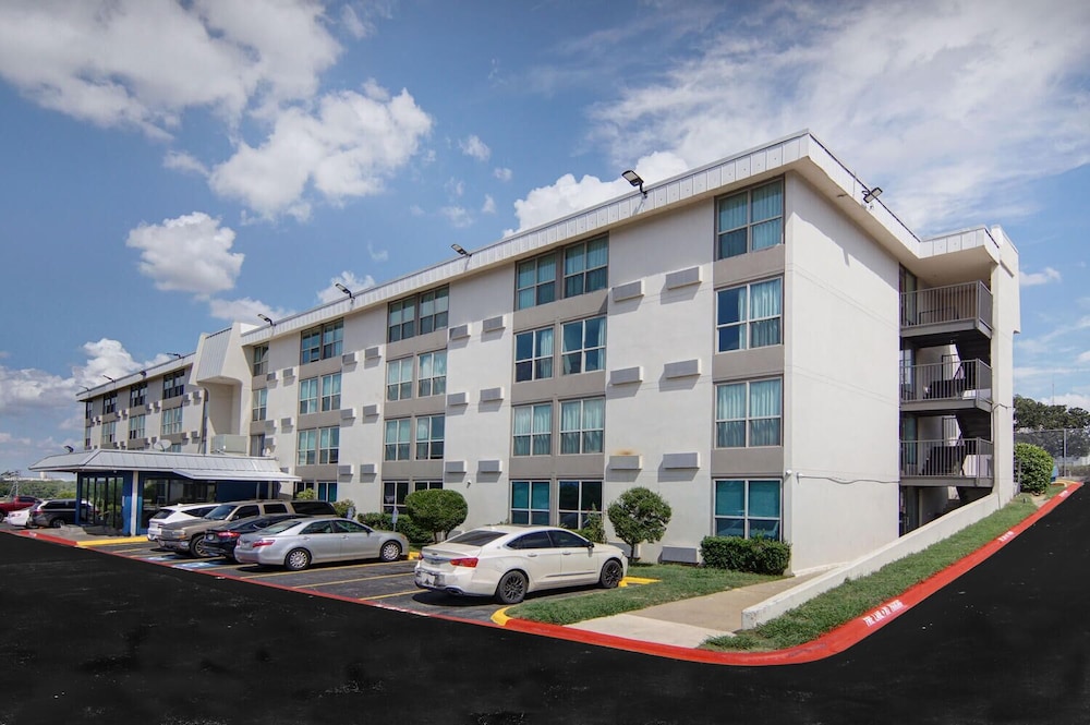 Motel6 Fort Worth, TX - Downtown East thumb 4