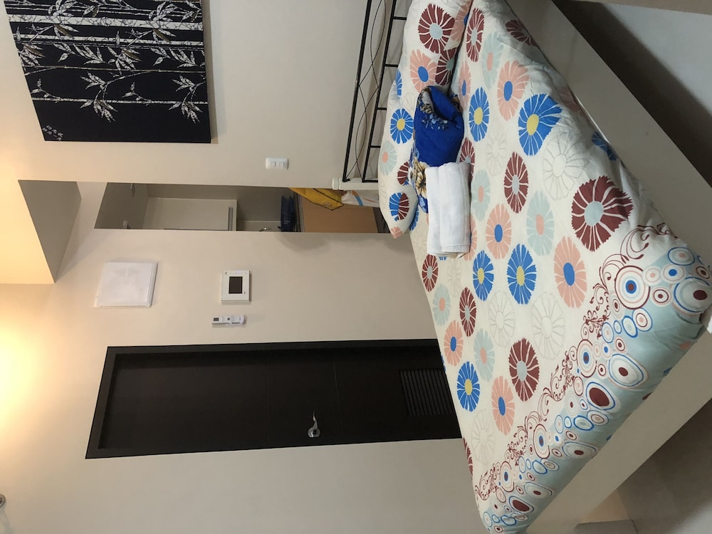 1 BEDROOM, CONDO
