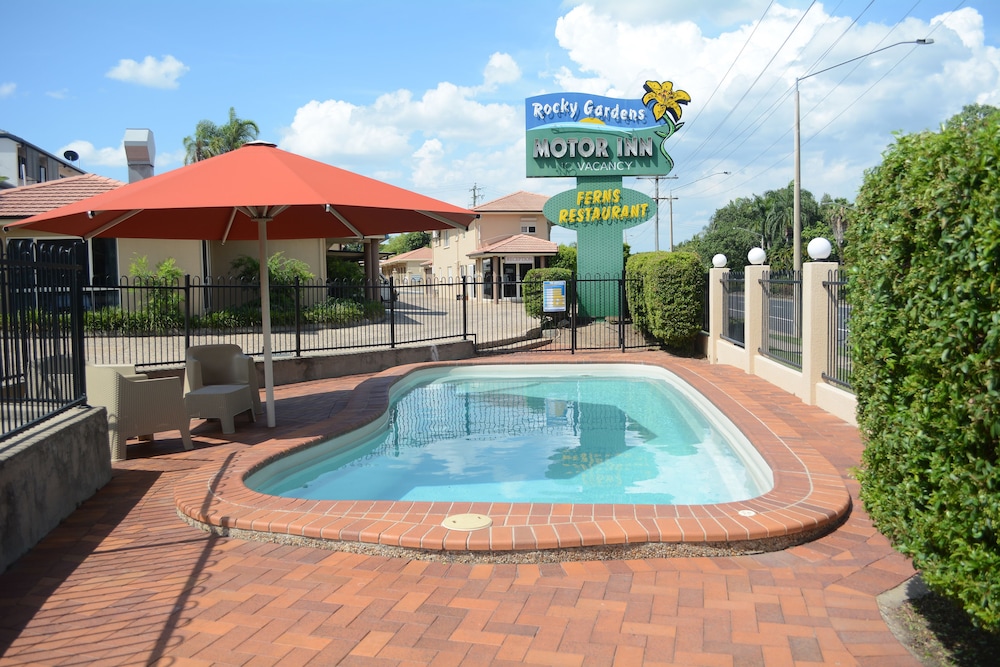 ROCKY GARDENS MOTOR INN 4/28