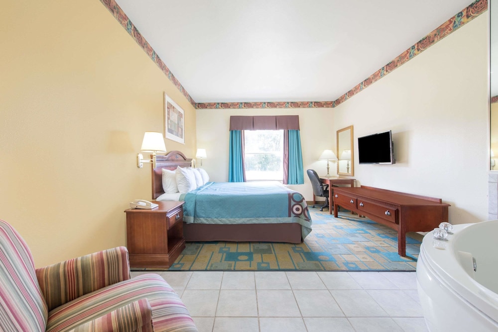 Super 8 by Wyndham Fort Worth Stockyards 9/30