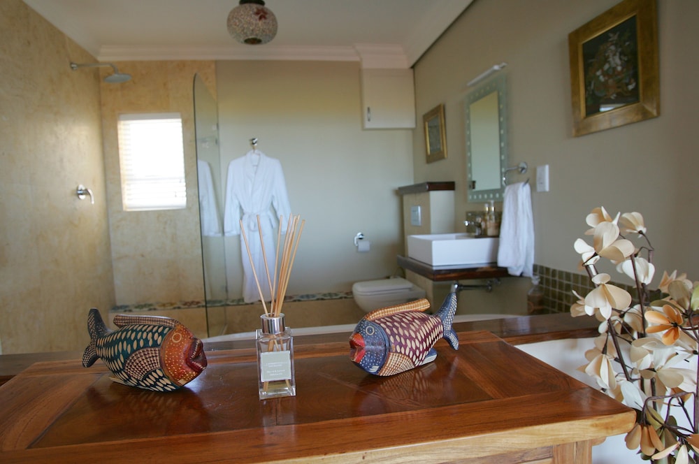 Dolphin Inn Guest House 55/74