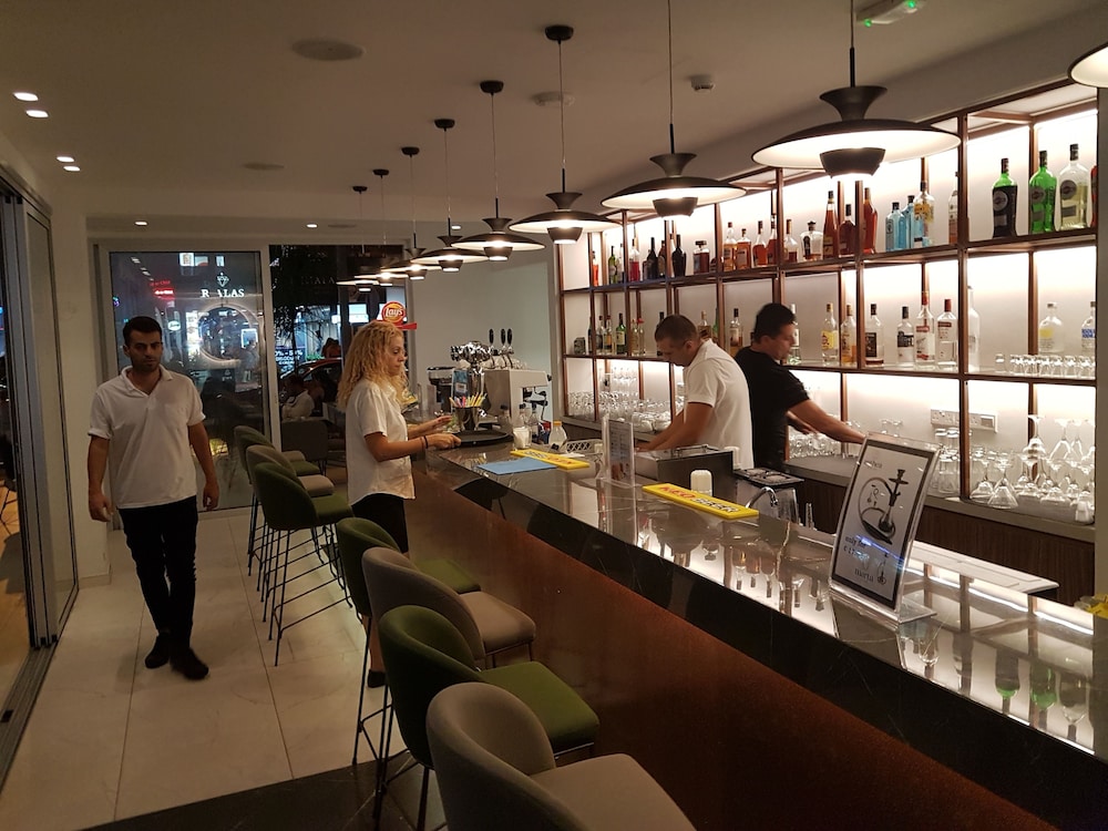 Anthea Hotel Apartments 46/60