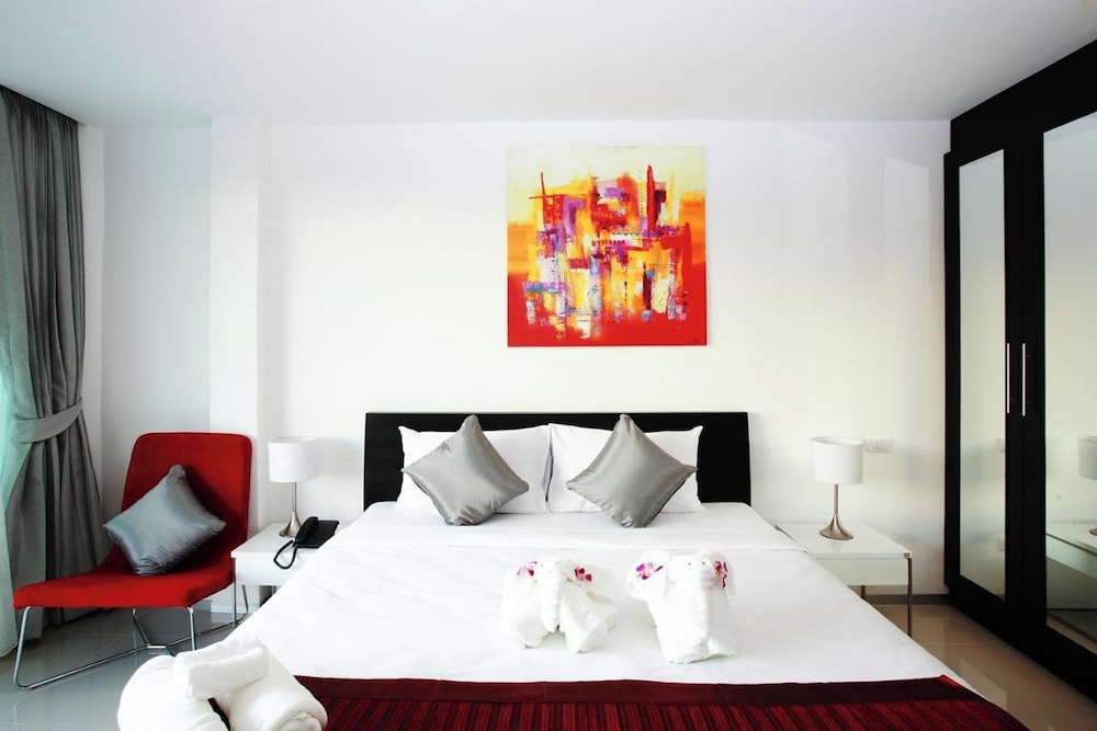 One World One Home Naiharn Hotel by ZUZU 11/50