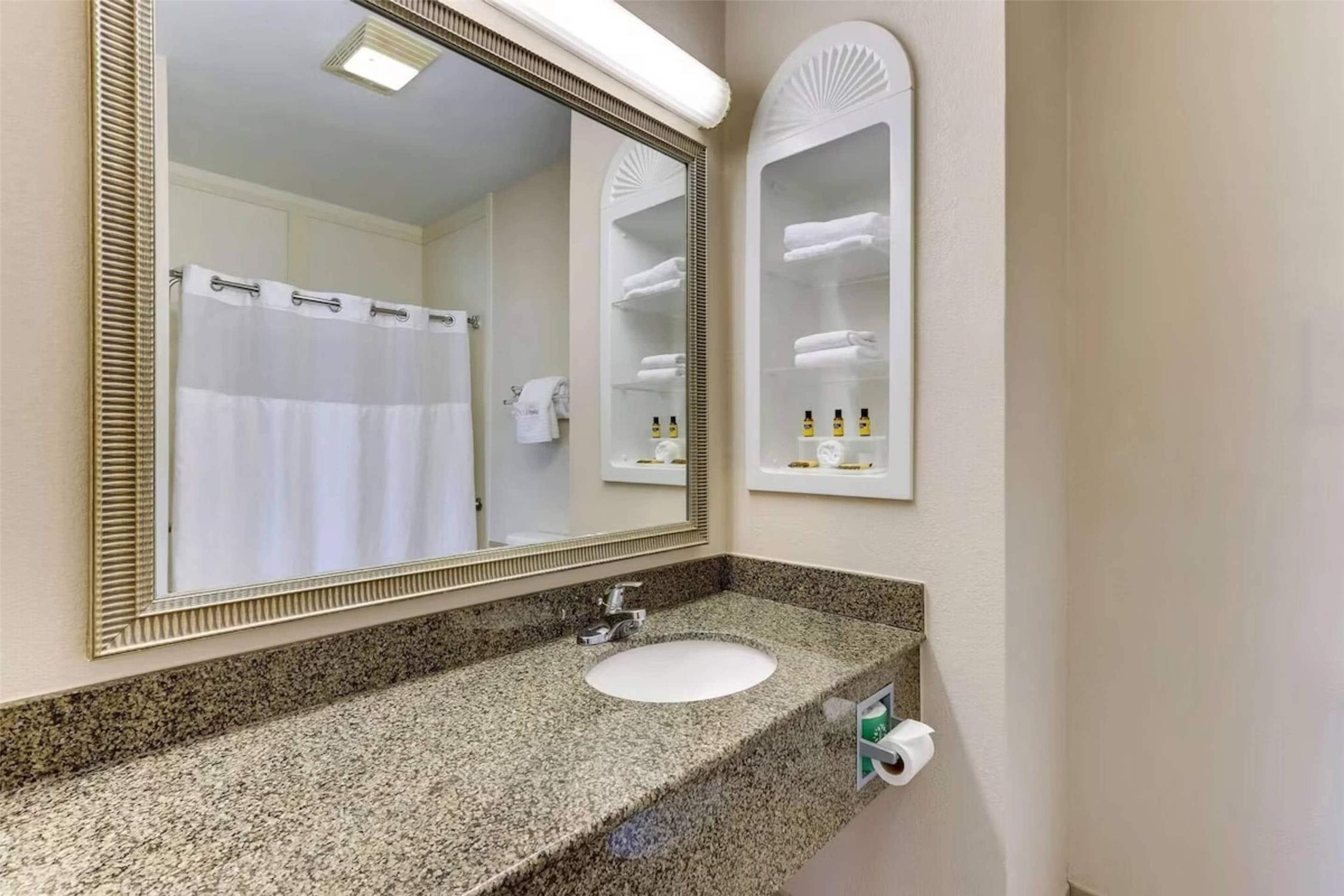 Comfort Inn & Suites Waco Woodway 32/34