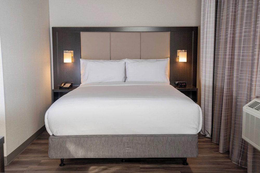 غرفة قياسية بسرير مزدوج، Holiday Inn Express Long Island City E New York, an IHG Hotel 2/2