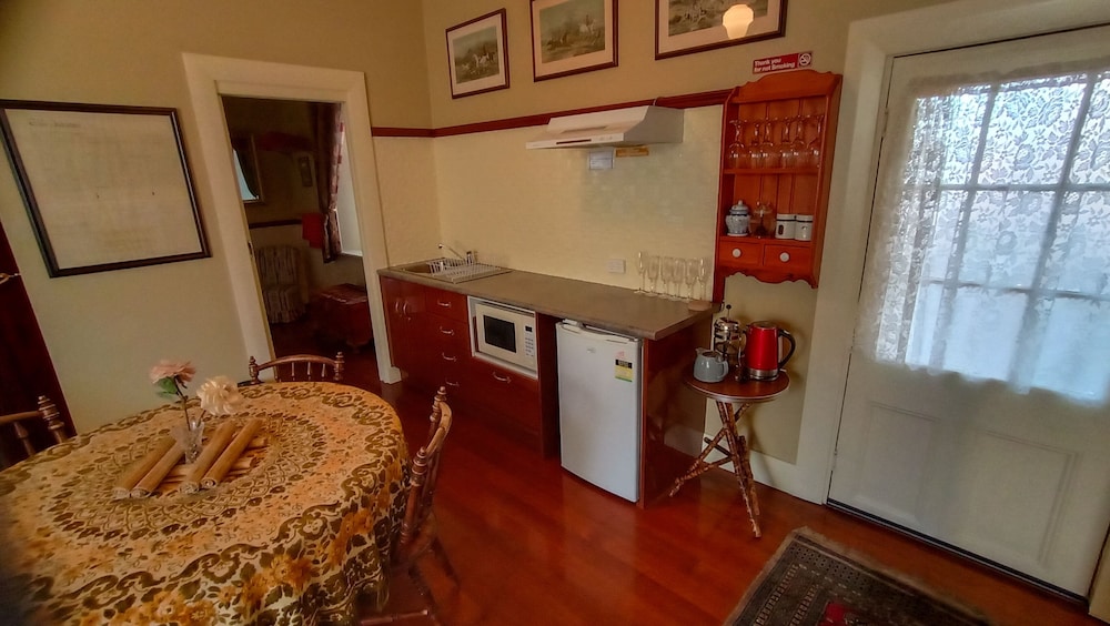 BLAKES MANOR DELORAINE 55/69